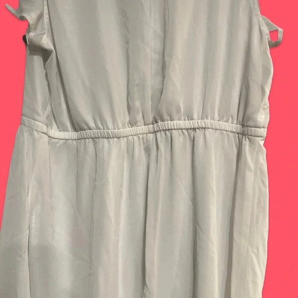 Used Express White Dress Size XL - Split Sleeve, V-Neck, Elastic Waist! - Picture 5 of 6